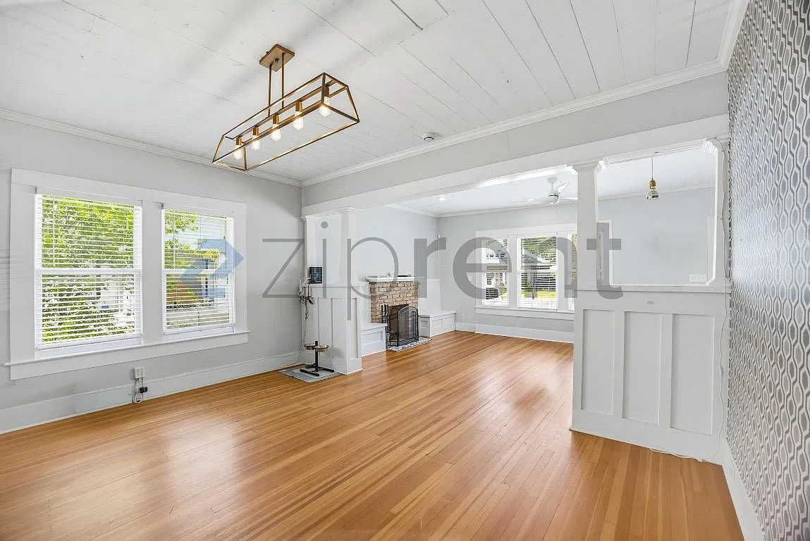 3 bed, 1420 sqft, $2,550 — Photo 1