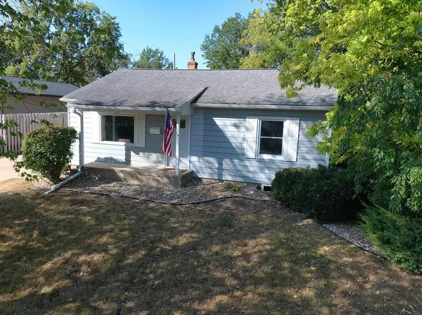 1615 Olive St, Cedar Falls, IA 50613