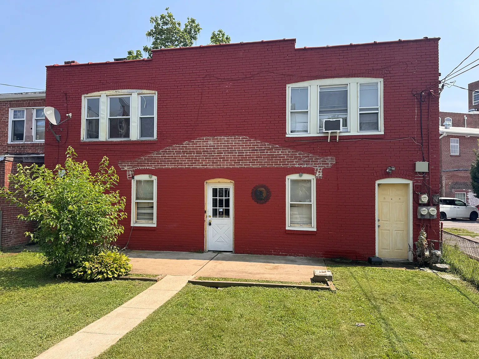230 N Charlotte Street Pottstown, PA — Photo 3