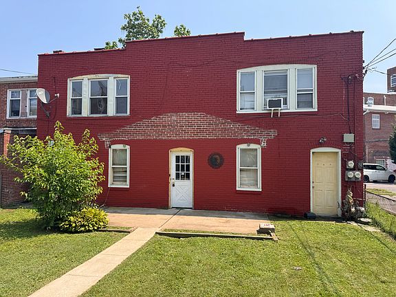 3rd image of 230 N Charlotte St