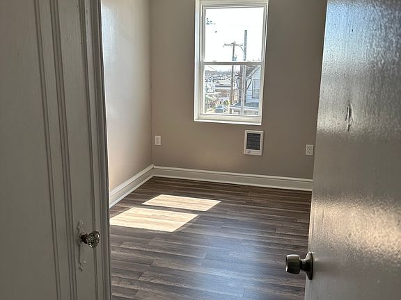 3rd image of 143 W Godfrey Ave #3