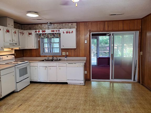 3rd image of 110 Eagle Dr