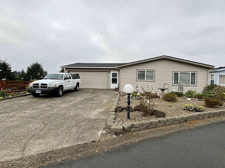 1st image of 5701 NE Windmill Dr