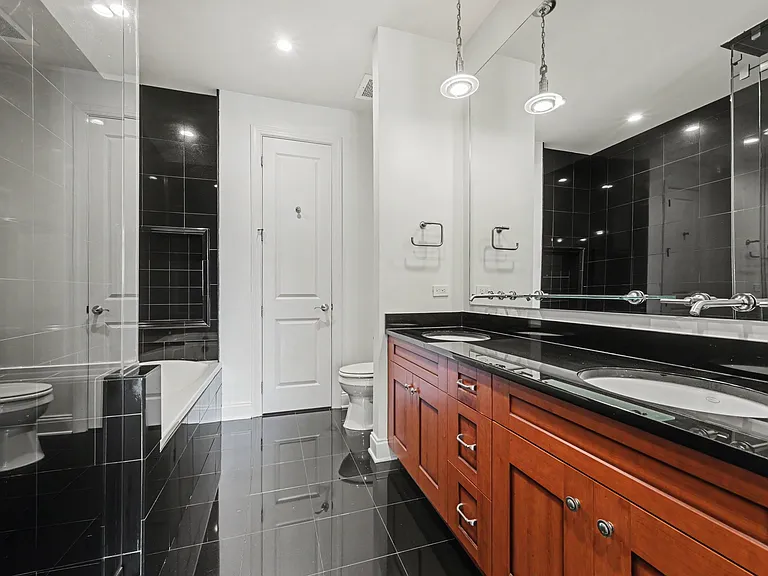 230 Tryon St #710 — Photo 19