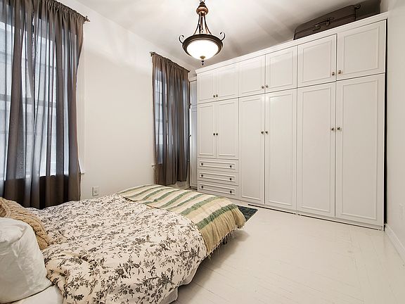 3rd image of 340 W 19th St APT 16