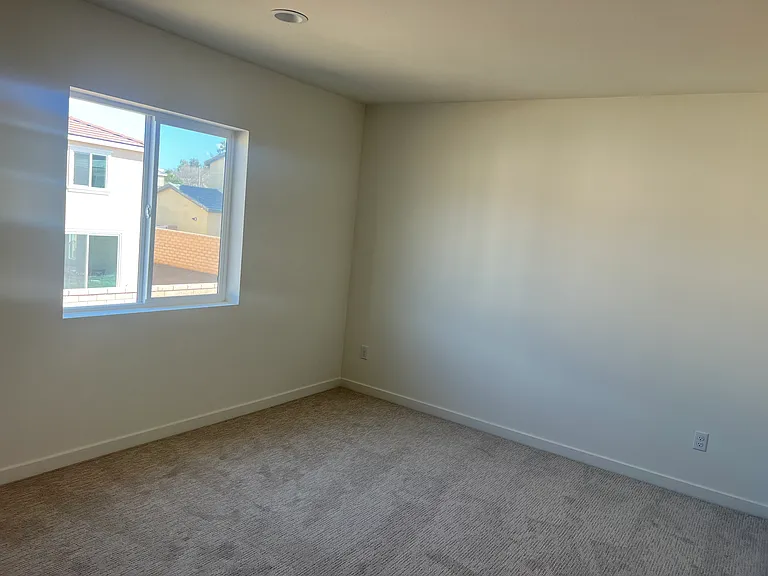 2643 Macbeth Ave #2 — Photo 6