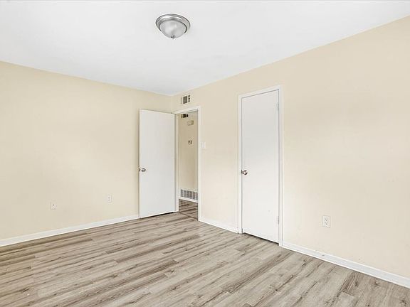 2nd image of 5340 Laroche Ave #4
