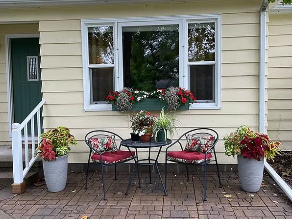 1106 S 3rd St, Fairfield, IA 52556