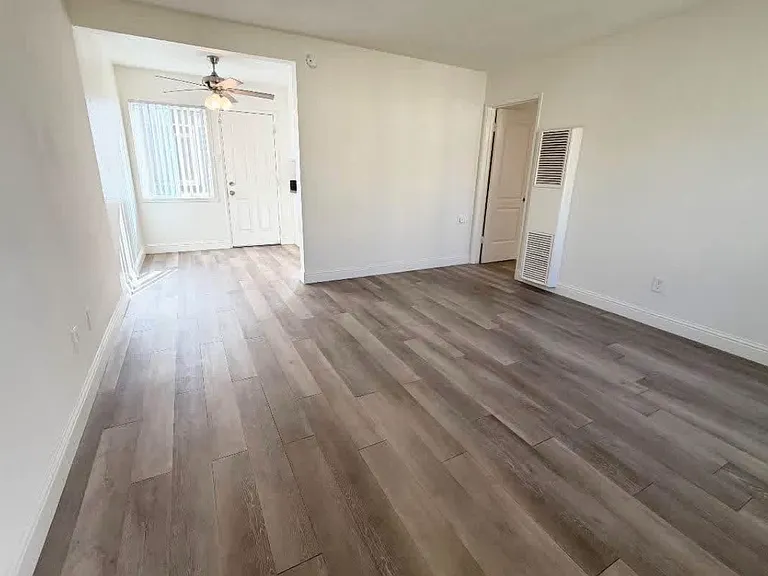 Mavis Plaza Apartments — Photo 31