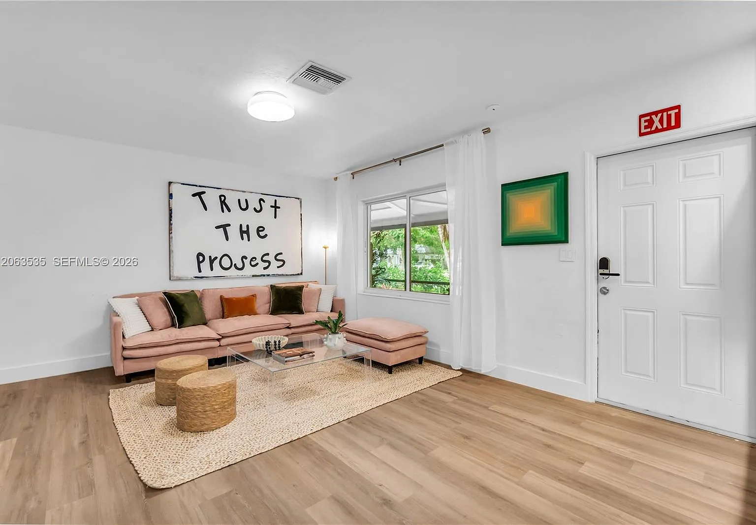 3 bed, 1558 sqft, $4,400 — Photo 3