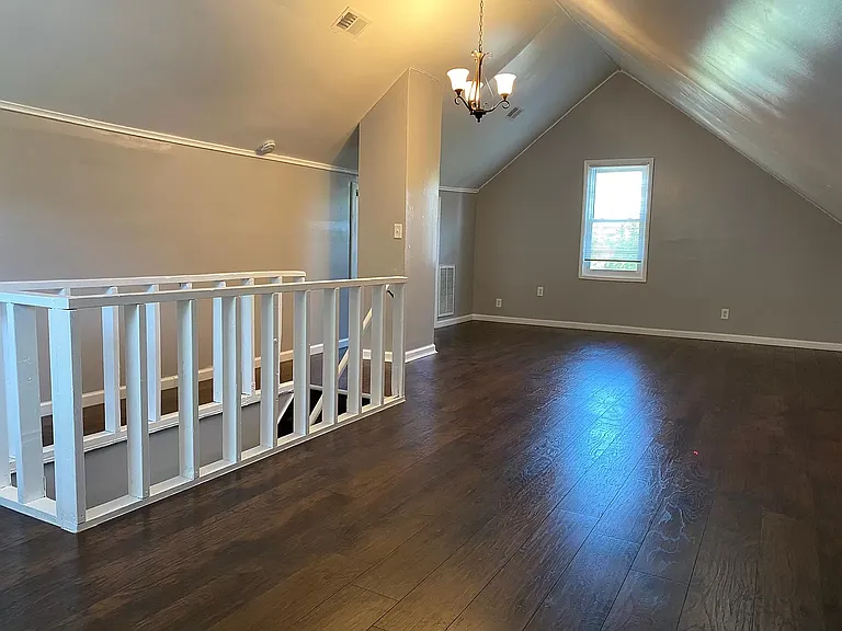 320 Livingston St #2 — Photo 8