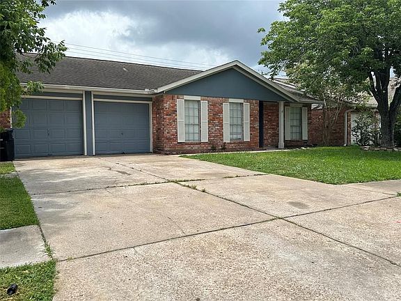 2nd image of 16610 La Avenida Dr