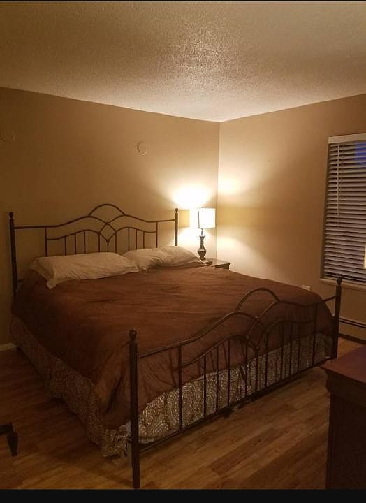 2nd image of 3231 Lakeside Dr APT 103