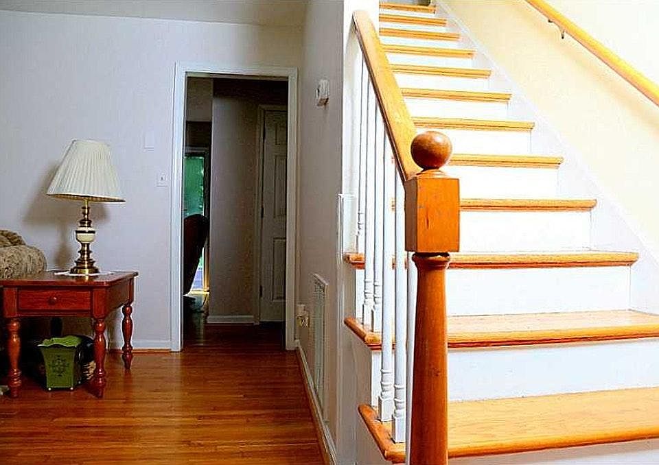 1st image of 204 Walden Dr