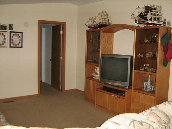 4th image of 11523 246th Avenue Ct E