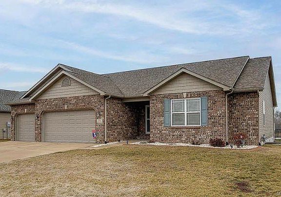 2nd image of 252 Emerald Way W