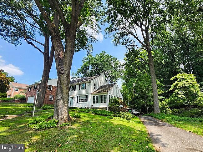 2nd image of 483 Kerr Ln
