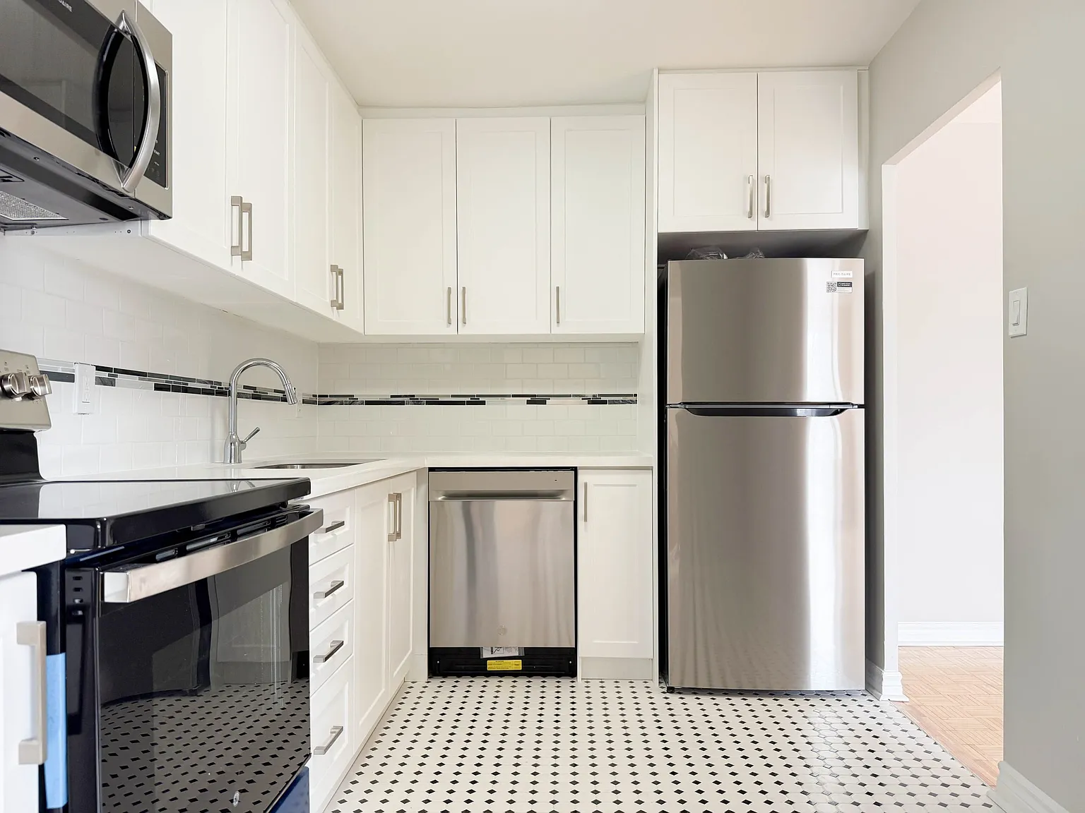440 Rathburn Road — Photo 3