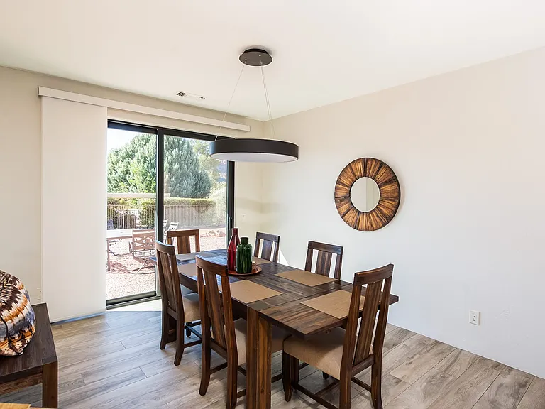 155 Quartz Dr — Photo 10