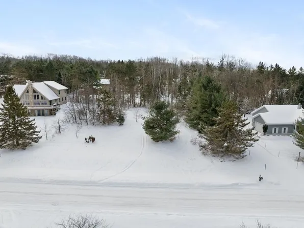 165 Pleasant Valley Dr, Harbor Springs, MI 49740