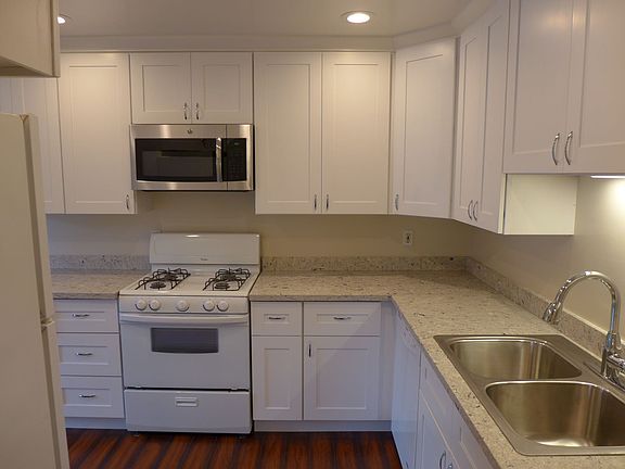 4th image of 21130 Gardena Dr