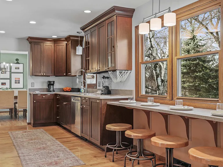 900 Woodview Dr — Photo 36