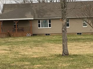 1811 E 250 North Rd, Beecher City, IL 62414
