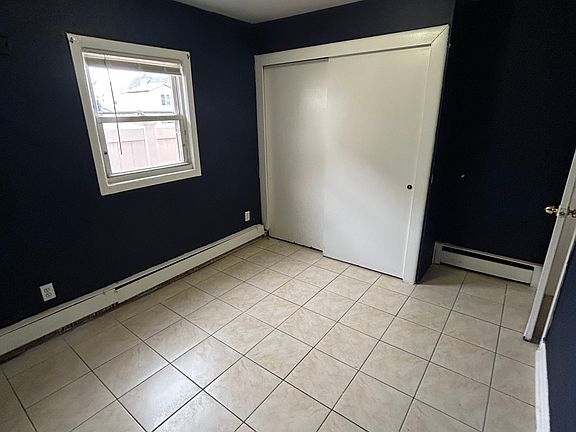 4th image of 581 Kennedy Blvd #1A