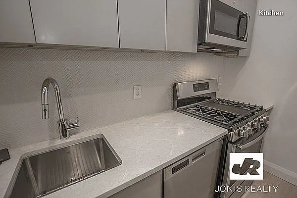 Rented by Jonis Realty | media 5