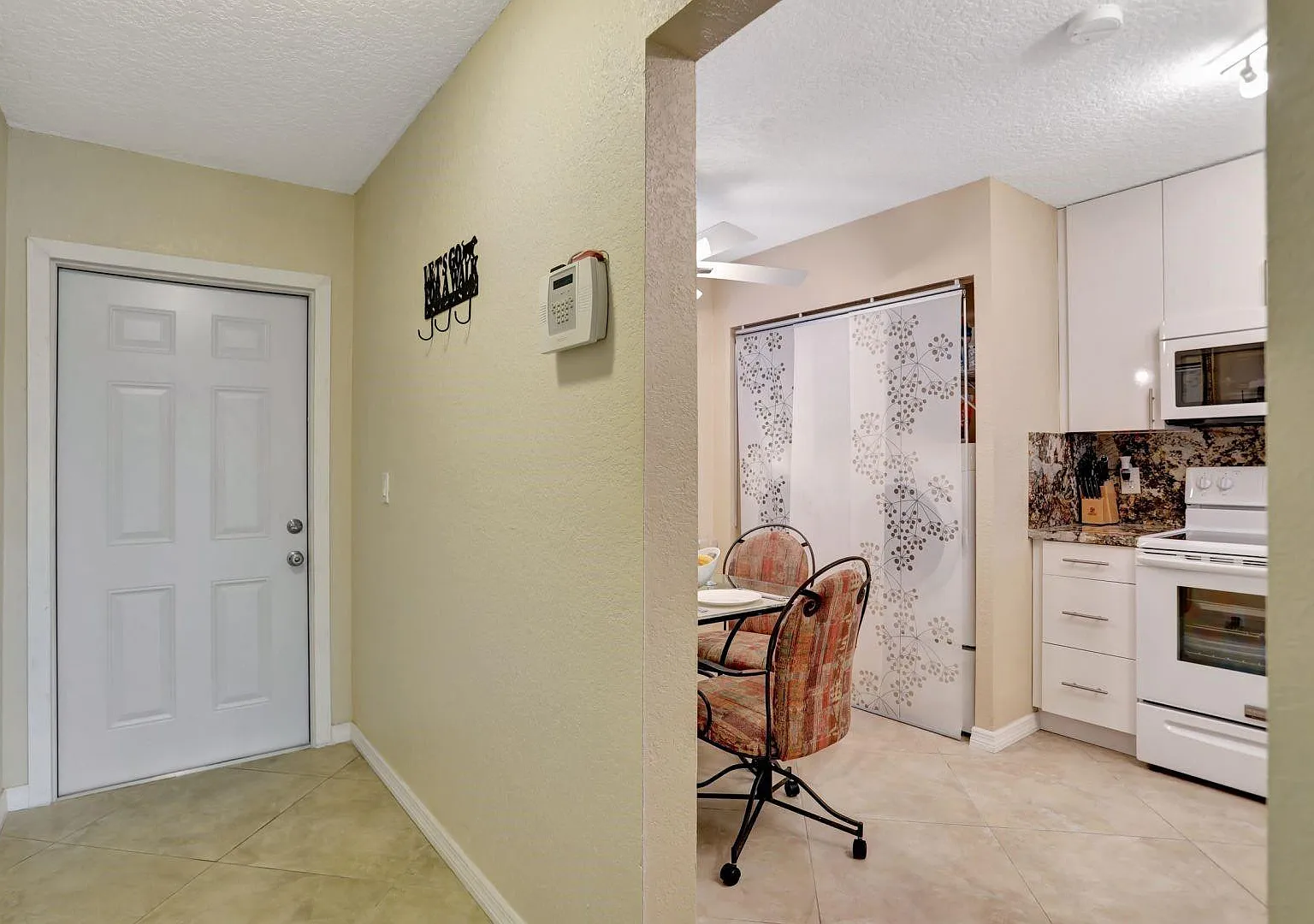 2 bed, 2.0 bath, 1100 sqft, $1,950 — Photo 1