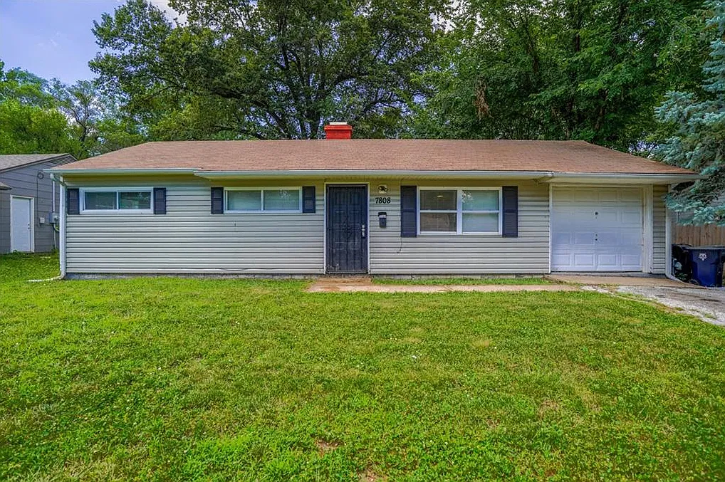 4 bed, 1088 sqft, $1,450 — Photo 1