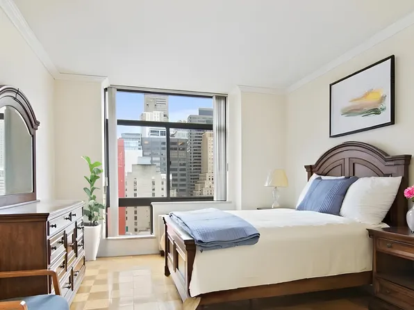 303 East 43rd Street image 5 of 5