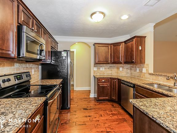 5th image of 2457 Newbury Ave