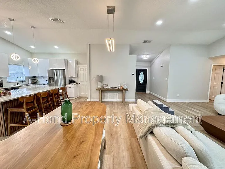 15912 Indian Wells Ct — Photo 10