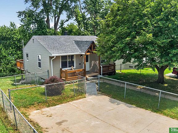 3rd image of 5805 N 36th St