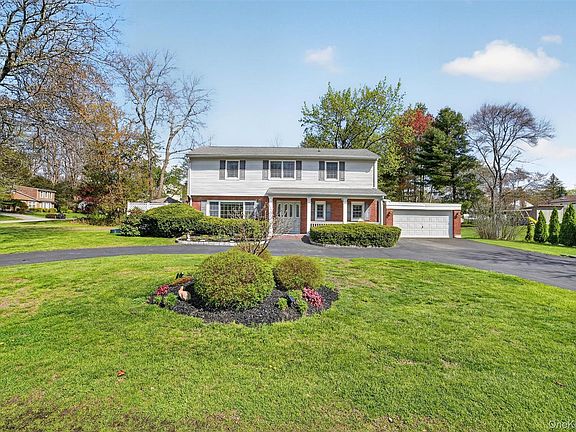 3rd image of 984 Fox Meadow Road