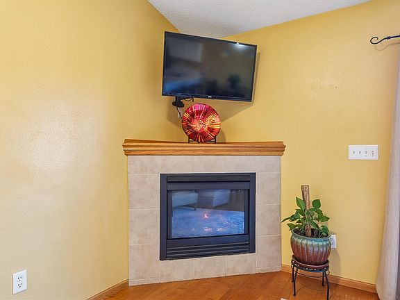 4th image of 677 Rachael St