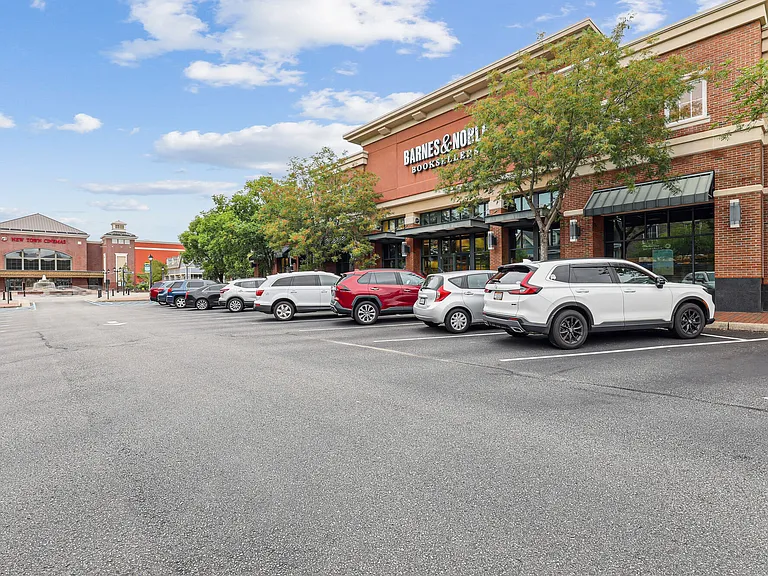 The Pointe At New Town — Photo 31