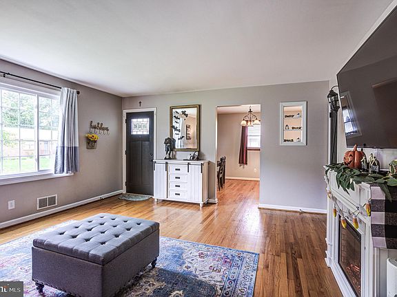 5th image of 57 Linwood Ave