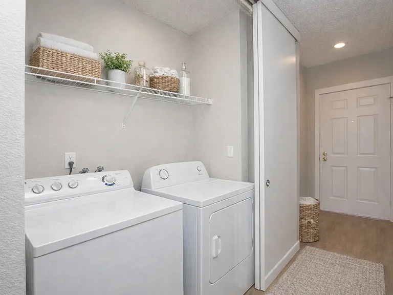 Evergreen Ridge Apartments — Photo 29