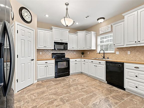 5th image of 3 Reed Ln