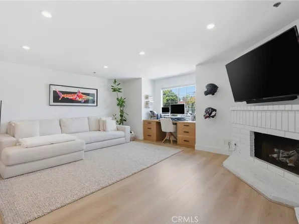 345 Avocado St APT 101A, Costa Mesa, CA 92627