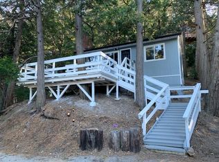 23751 Lakeview Dr, Crestline, CA 92325