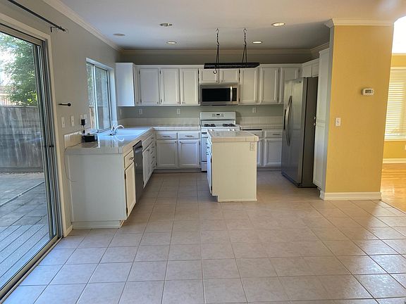 3rd image of 218 Todd Ave