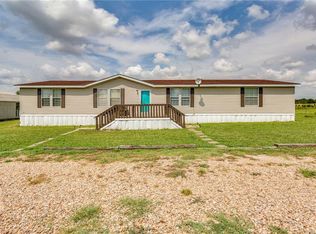 692 County Road 4125, Bonham, TX 75418