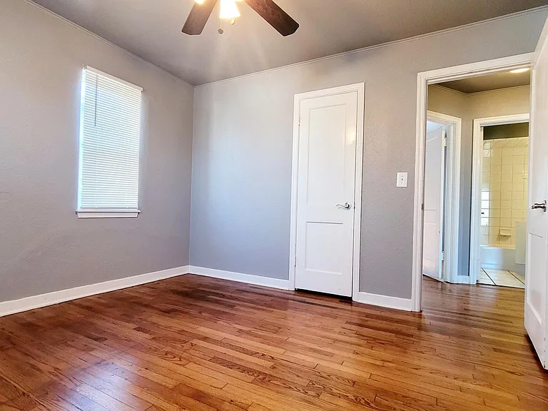 300 E Kittyhawk Dr — Photo 13