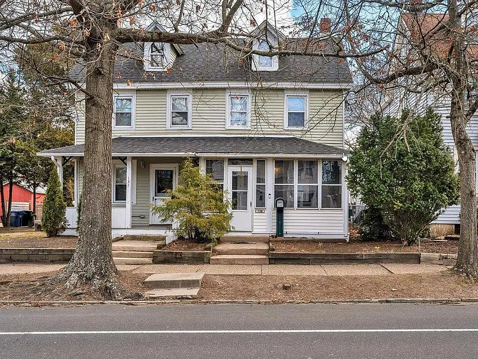 137 S Main St