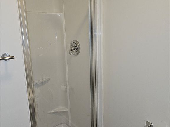 5th image of 180 Dartmouth St Unit 2-1