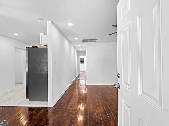 5th image of 1324 Spellman Ave