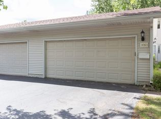 3080 Parkwild Dr, Bettendorf, IA 52722